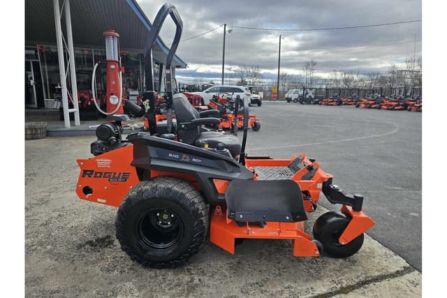 Image of Bad Boy Rogue equipment image 3