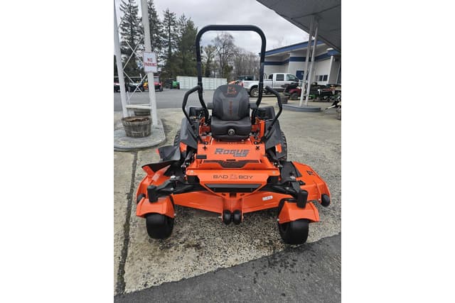 Image of Bad Boy Rogue equipment image 2