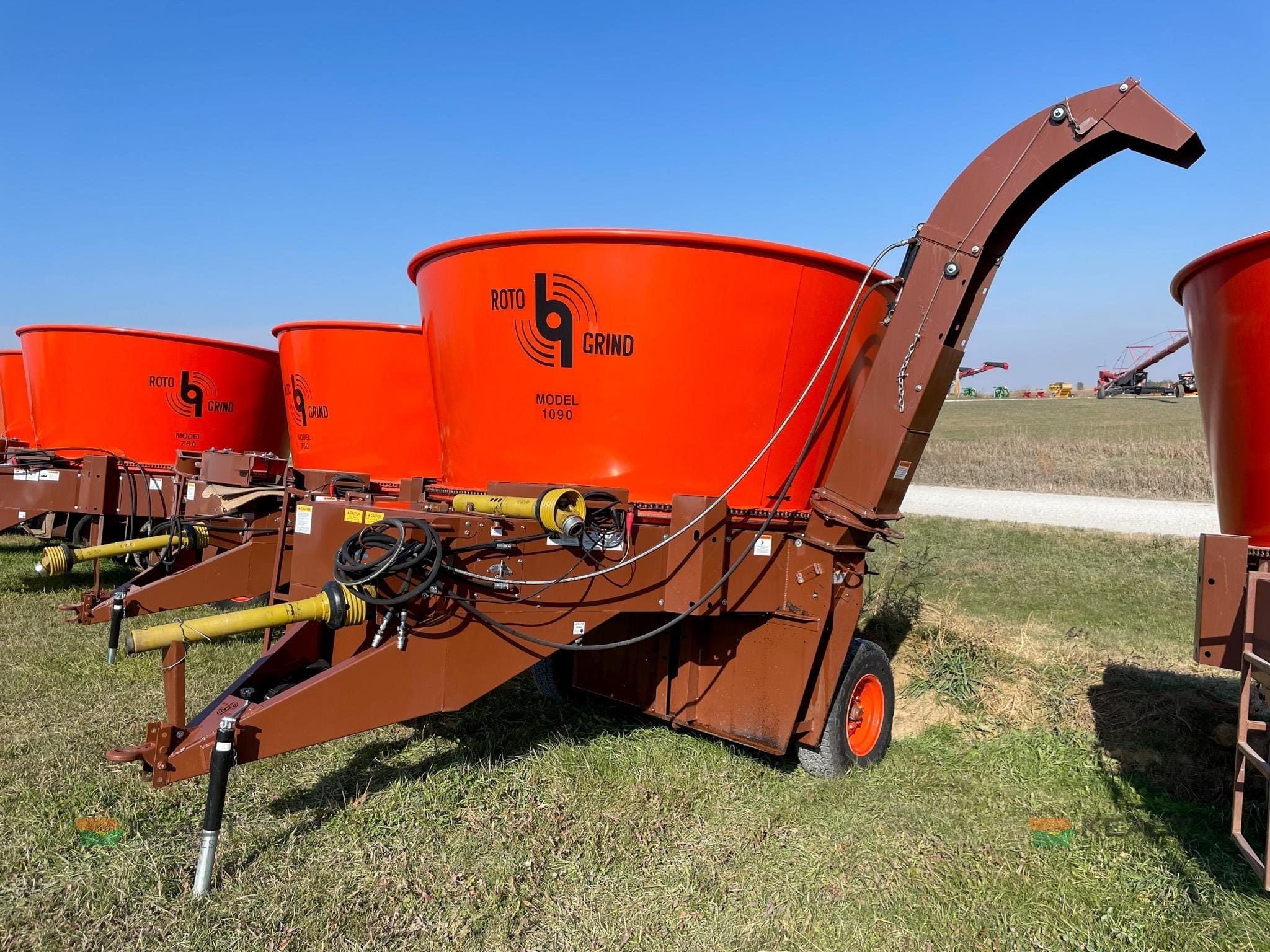 2025 Roto Grind 1090 Equipment Image0