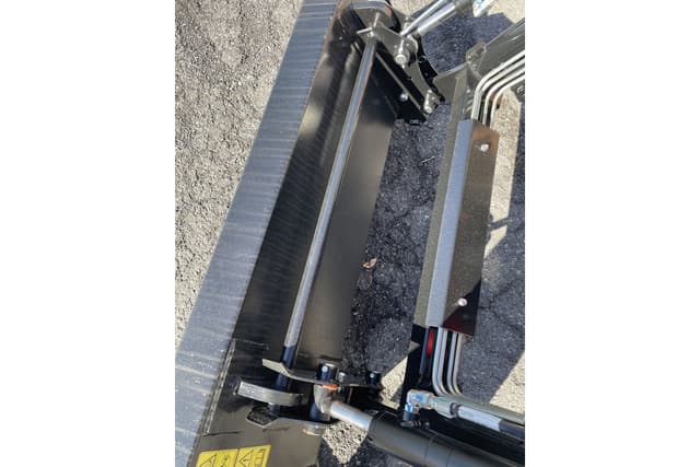 Image of Yanmar SA223 equipment image 4