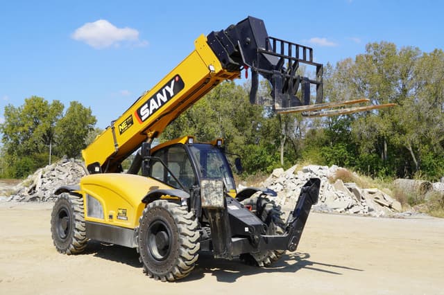 Image of SANY STH1056A equipment image 4