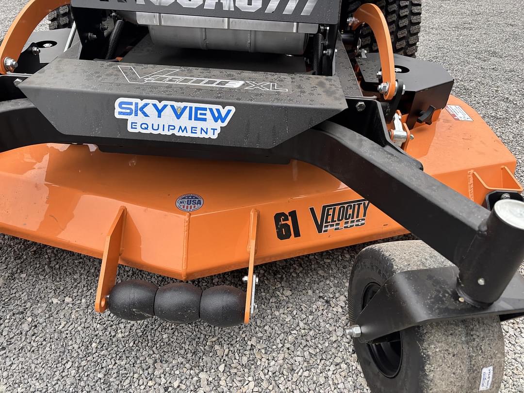 Image of Scag V-Ride XL Image 1