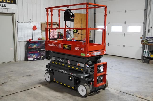 Image of Sky Jack SJ3219E equipment image 3