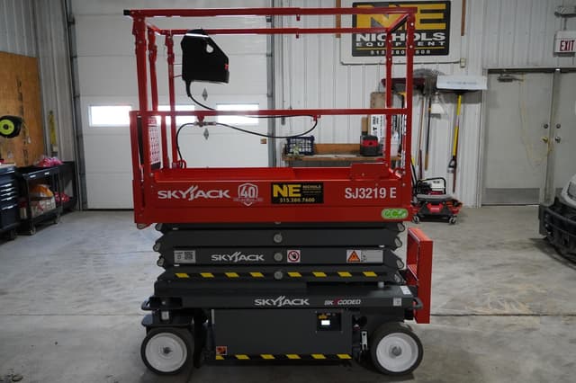 Image of Sky Jack SJ3219E equipment image 4