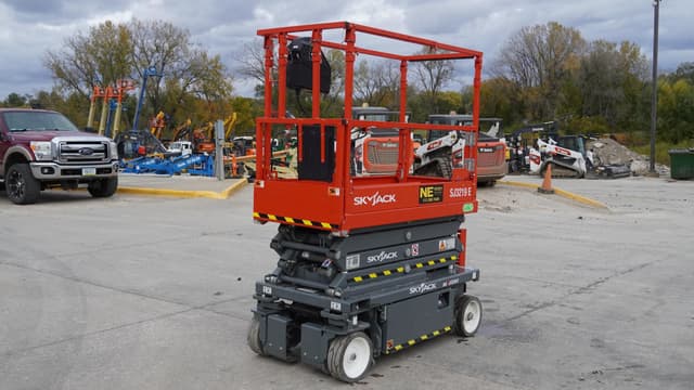 Image of Sky Jack SJ3219 equipment image 2