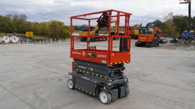 Image of Sky Jack SJ3219 equipment image 4