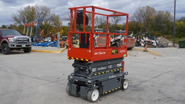 Image of Sky Jack SJ3219 equipment image 2