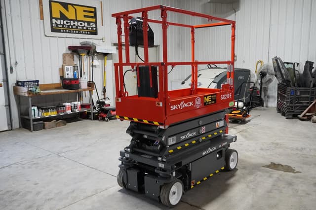 Image of Sky Jack SJ3219 equipment image 4