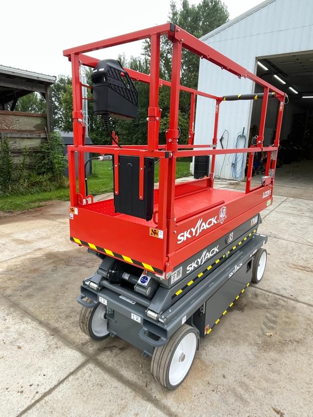 Image of Sky Jack SJ3220E equipment image 1