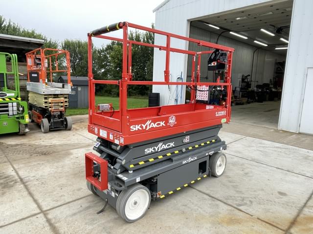 Image of Sky Jack SJ3220E equipment image 4