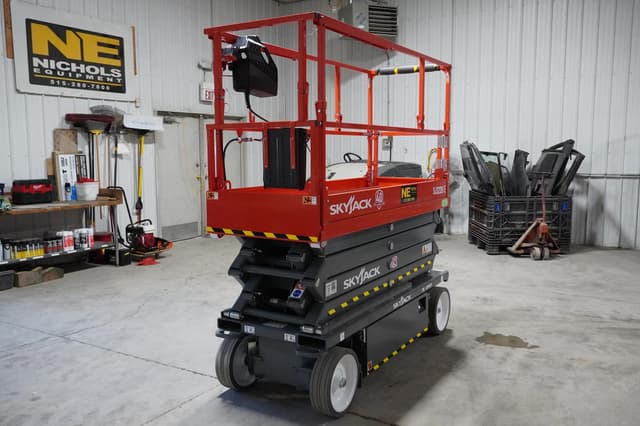 Image of Sky Jack SJ3226E equipment image 1