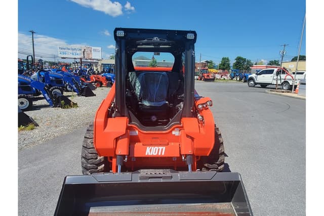 Image of Kioti SL750 equipment image 4