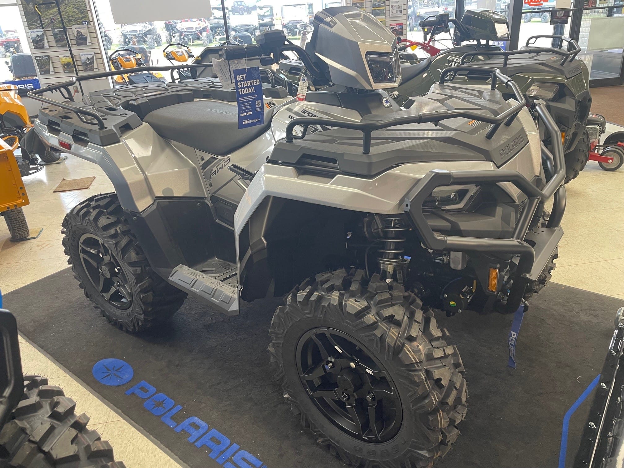 2025 Polaris Sportsman 570 Ultimate Equipment Image0