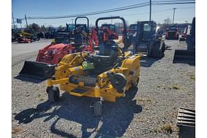 2025 Hustler Super 104 Image