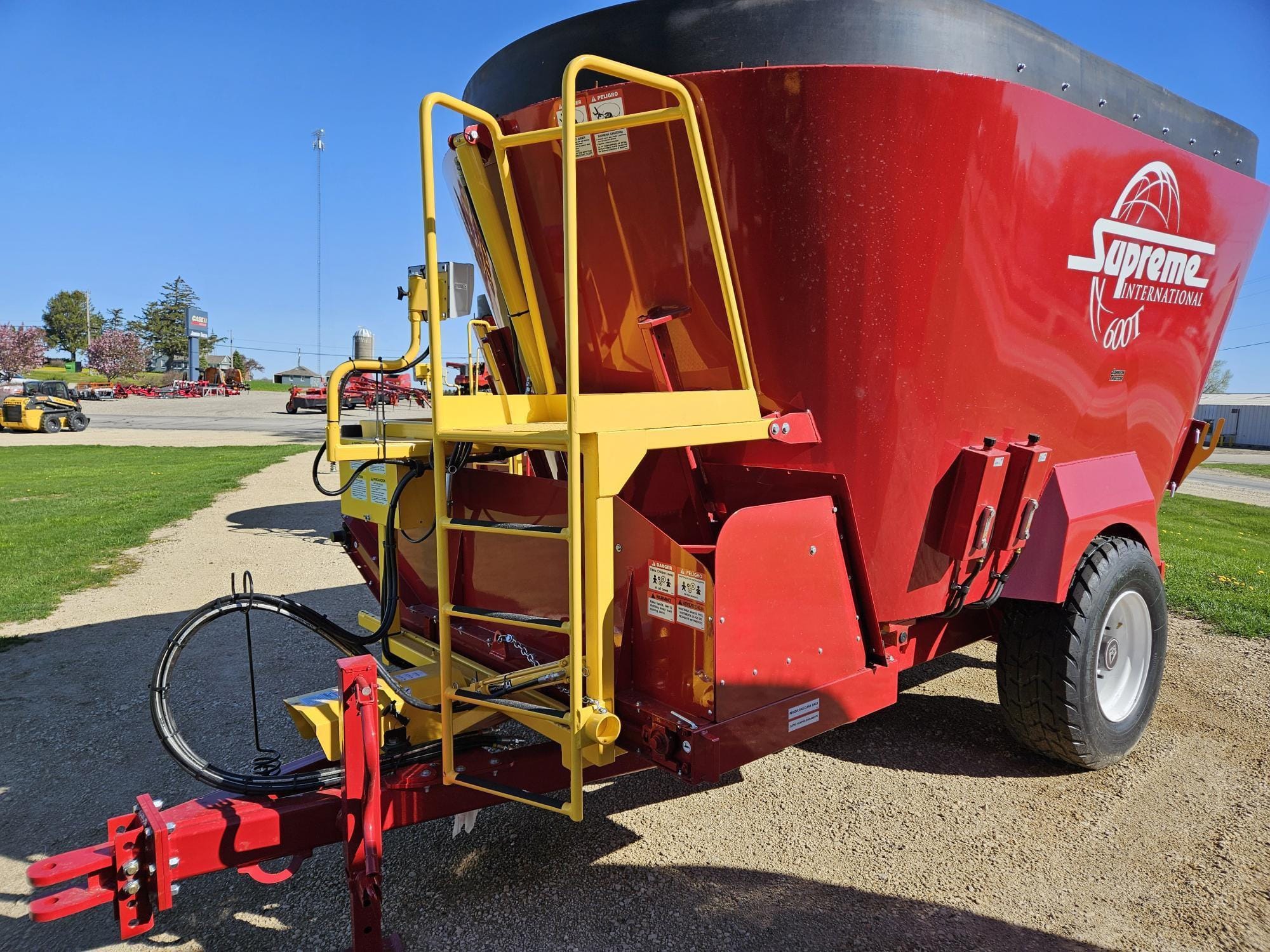 2025 Supreme 600T Equipment Image0