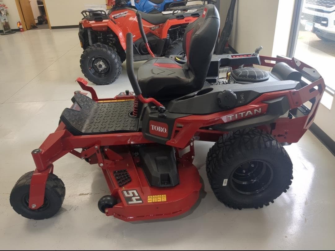 Image of Toro Titan Primary image