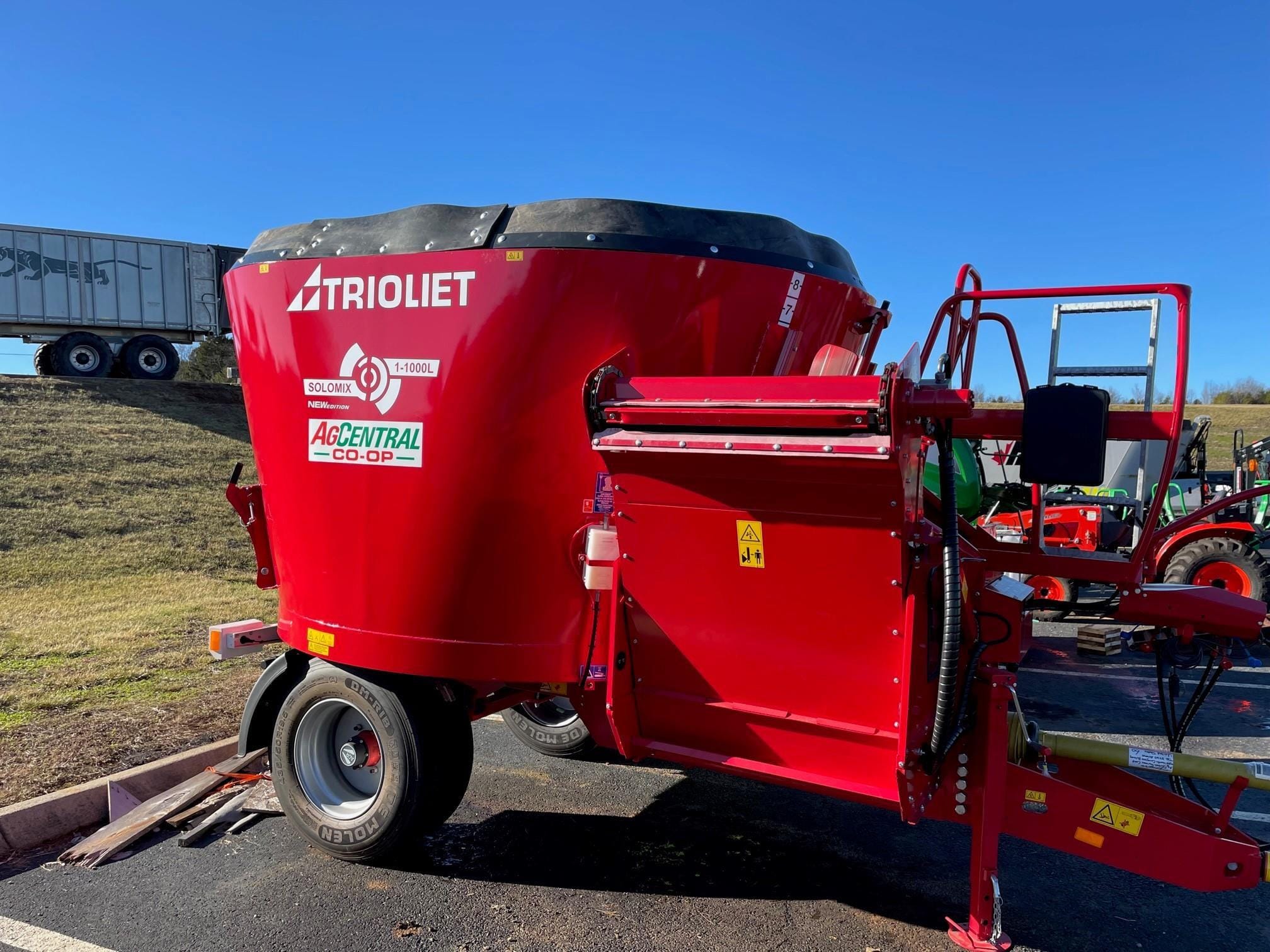 2025 Trioliet Solomix 1-1000L Equipment Image0