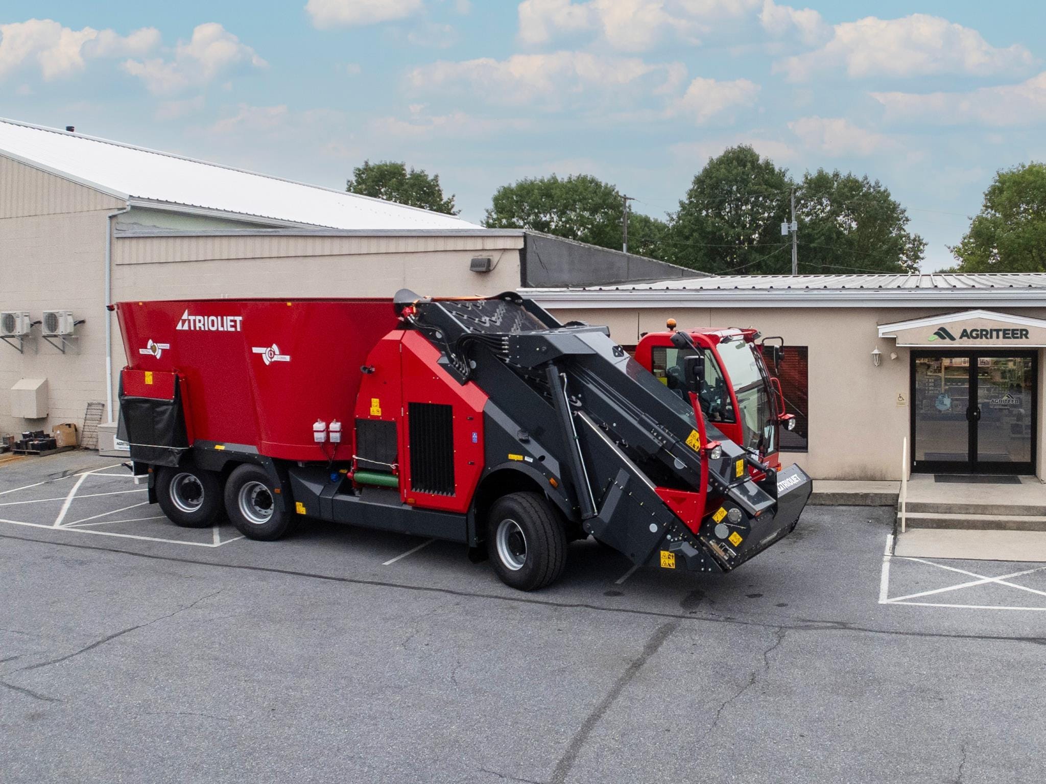 2025 Trioliet Triotrac X2800L Equipment Image0