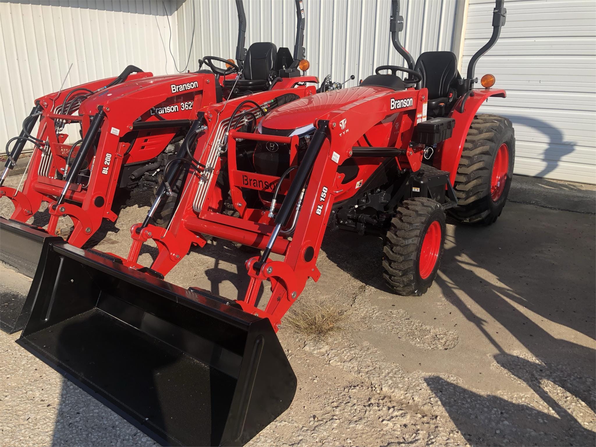 2025 Branson 2515h Equipment Image0