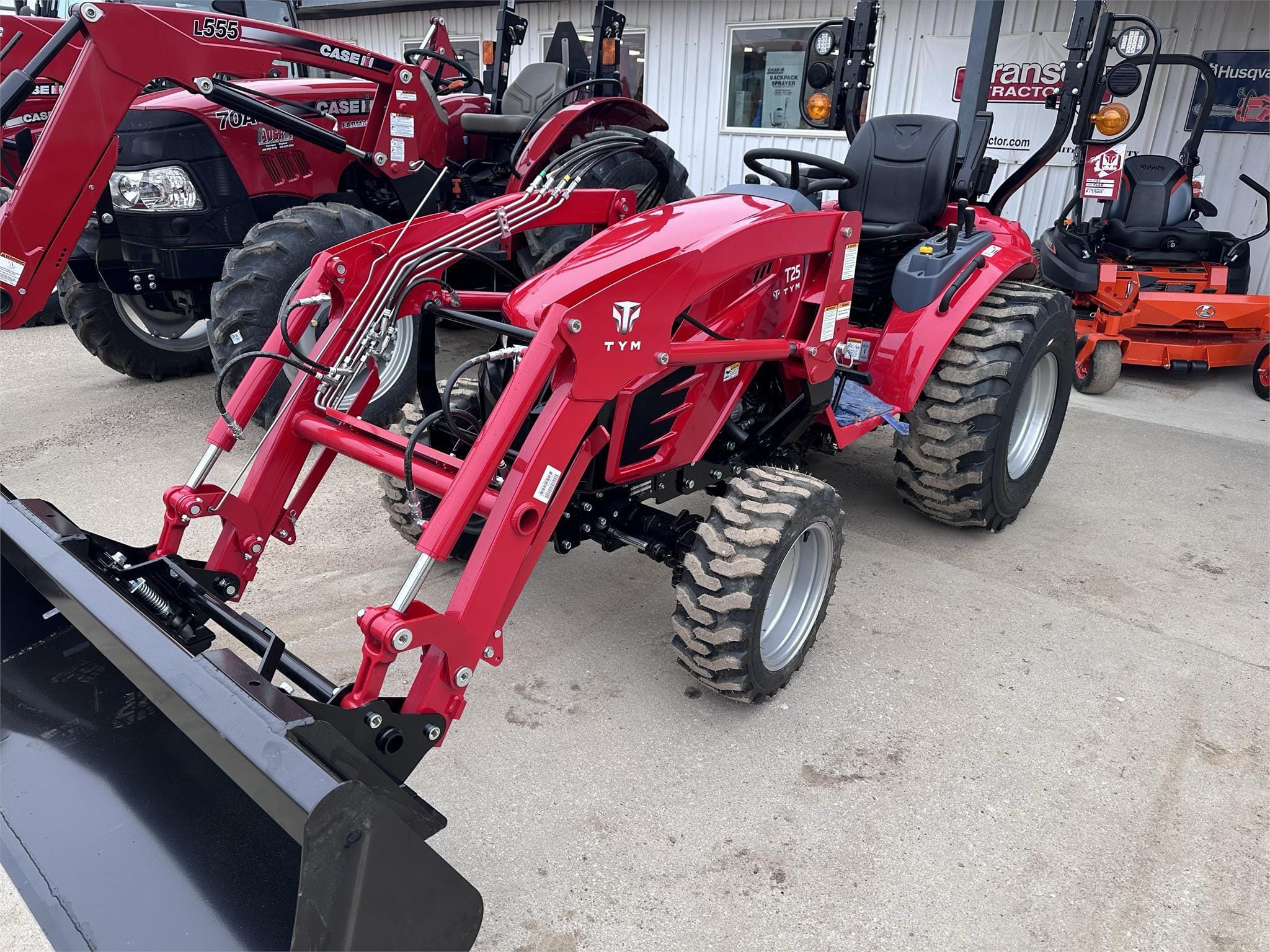 2025 TYM T25 Equipment Image0