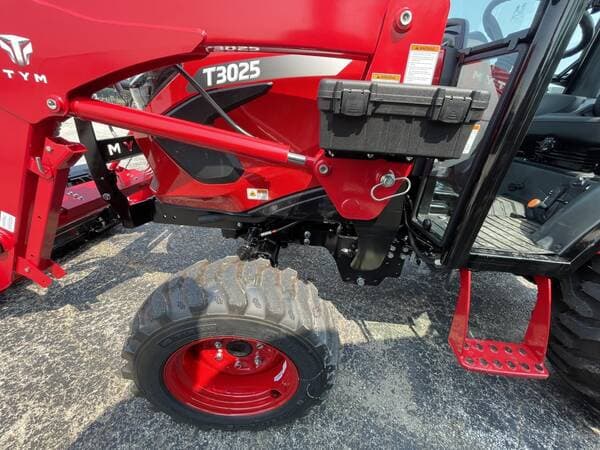 Image of TYM T3025C equipment image 4
