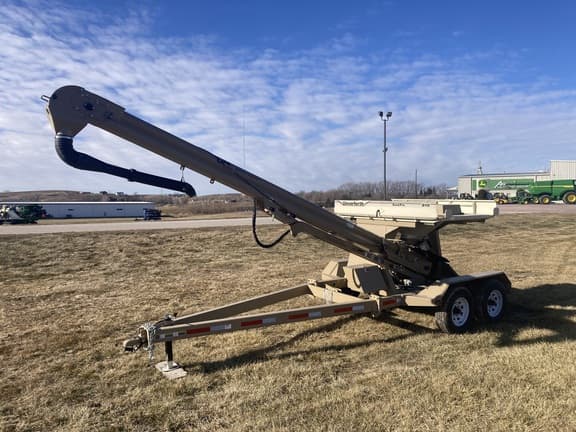 Image of Unverferth Seed Pro 210 equipment image 1