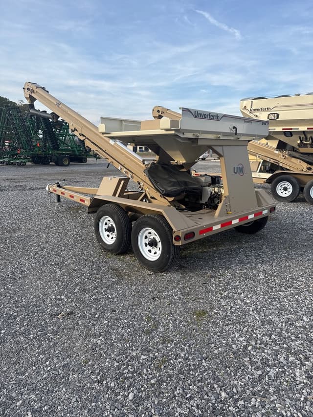 Image of Unverferth Seed Pro 210 equipment image 4