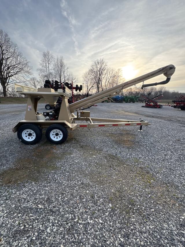 Image of Unverferth Seed Pro 210 equipment image 1