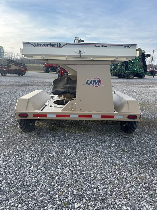 Image of Unverferth Seed Pro 210 equipment image 3
