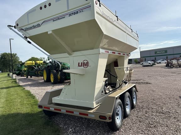 Image of Unverferth Seed Runner 3755XL equipment image 3