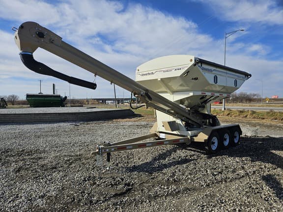 Image of Unverferth Seed Runner 3755XL equipment image 1