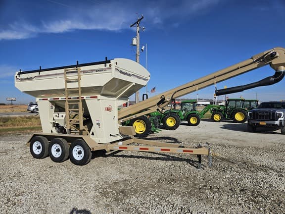 Image of Unverferth Seed Runner 3755XL equipment image 3