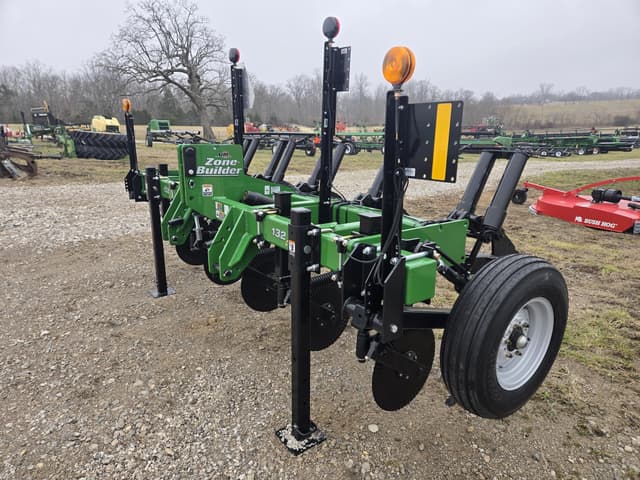 Image of Unverferth Zone-Builder 132 equipment image 3