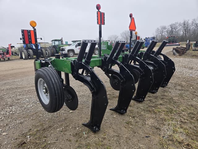 Image of Unverferth Zone-Builder 132 equipment image 2