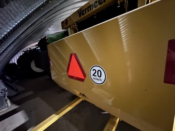 Image of Vermeer 604R Signature equipment image 2