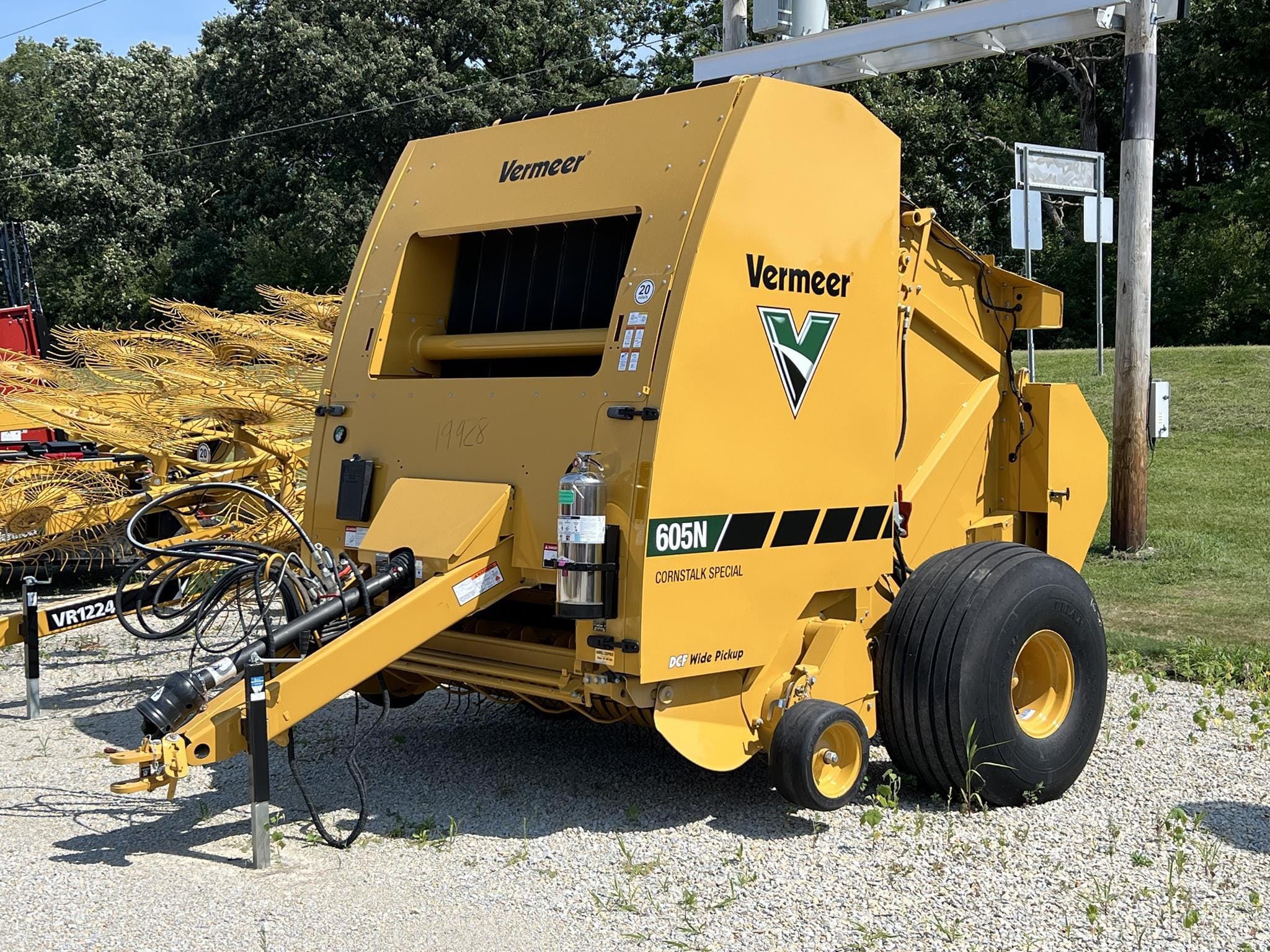 2025 Vermeer 605N Cornstalk Special Equipment Image0