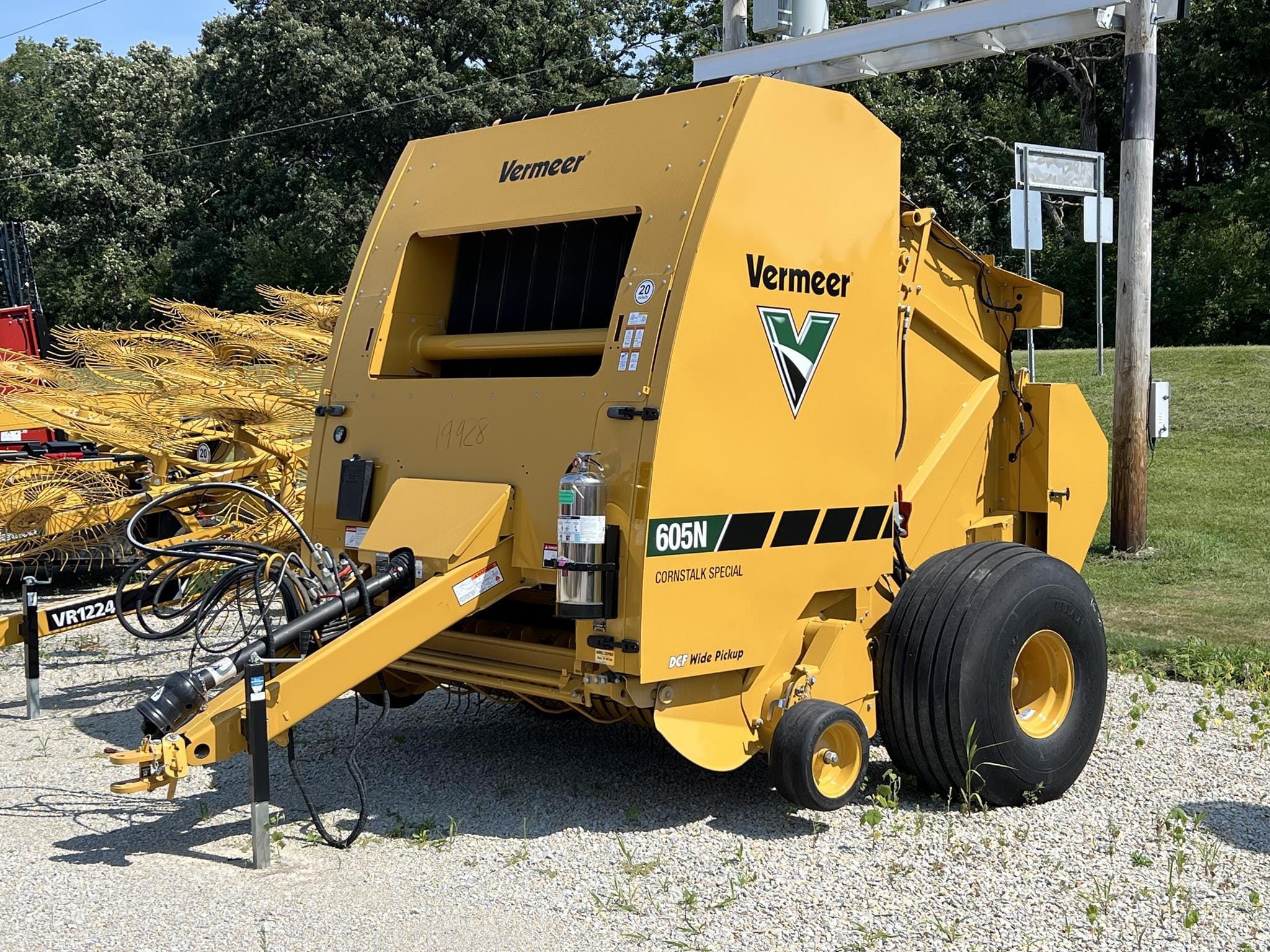 2025 Vermeer 605N Cornstalk Special Equipment Image0