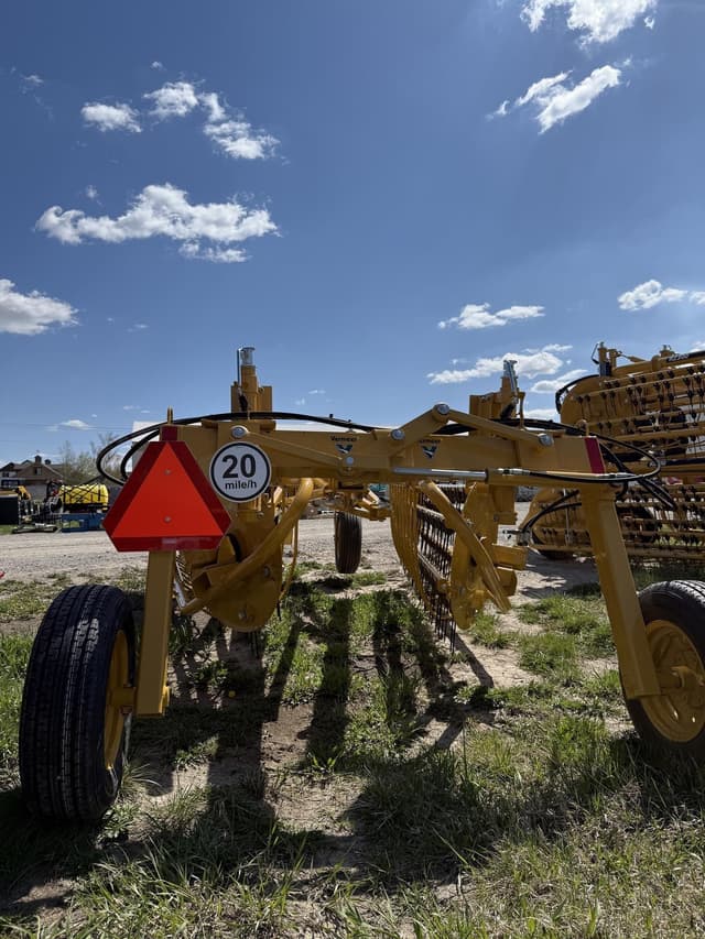 Image of Vermeer R2300 equipment image 4
