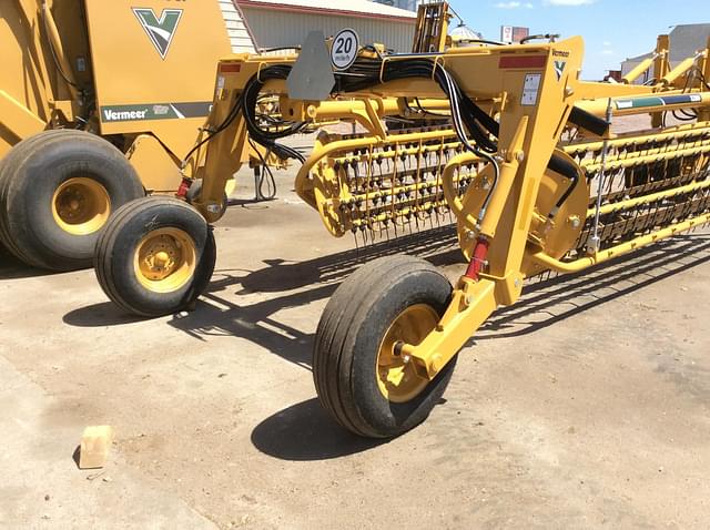 Image of Vermeer R2800 equipment image 3