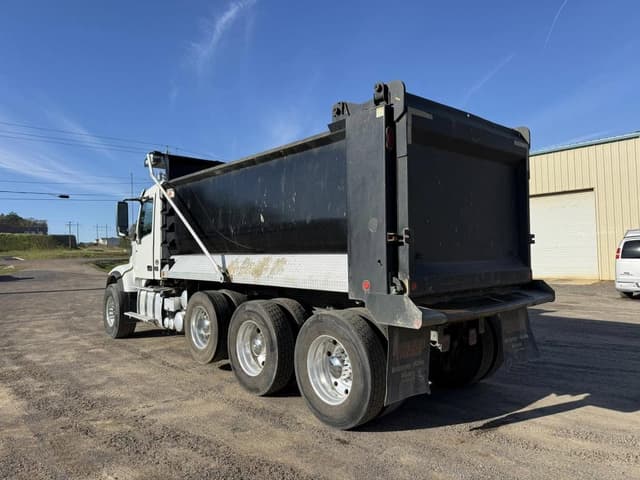 Image of Volvo VHD equipment image 4