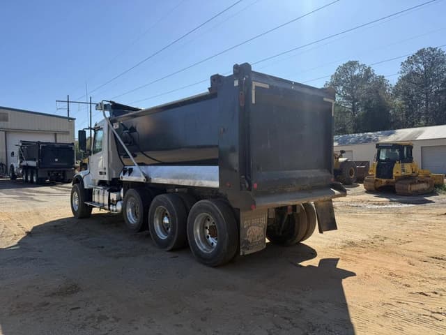 Image of Volvo VHD equipment image 3