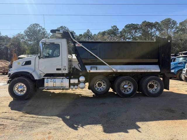 Image of Volvo VHD equipment image 2