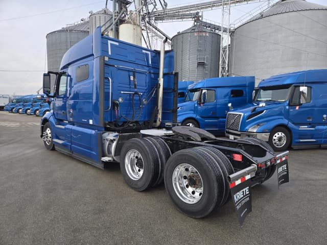 Image of Volvo VNL equipment image 2