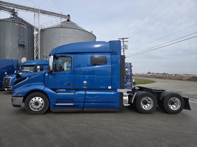 Image of Volvo VNL equipment image 1