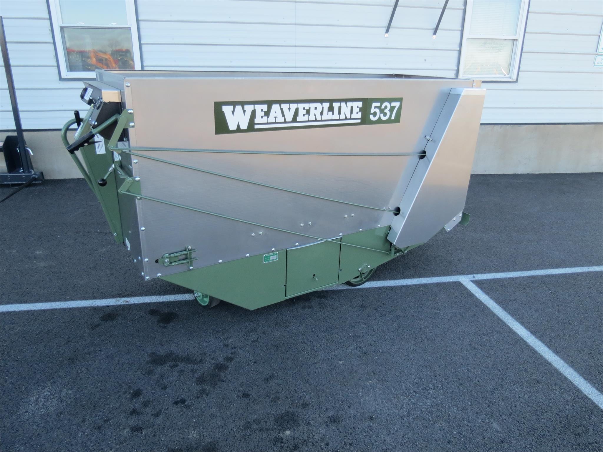 2025 Weaverline 537 Equipment Image0