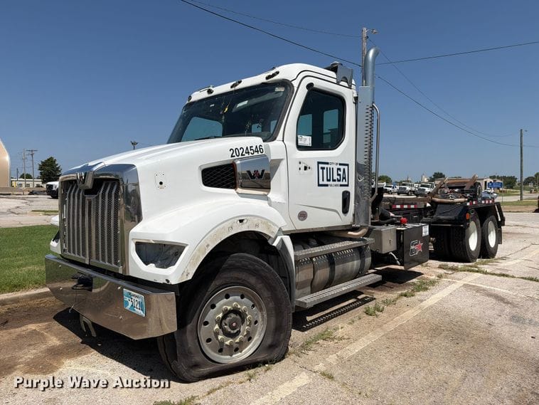 2025 Western Star 47X Equipment Image0