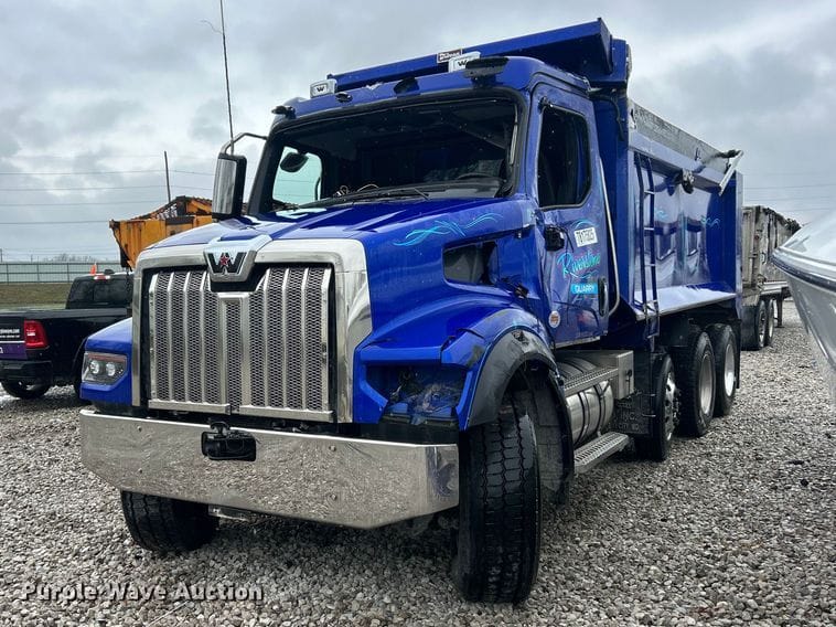2025 Western Star 47X Equipment Image0