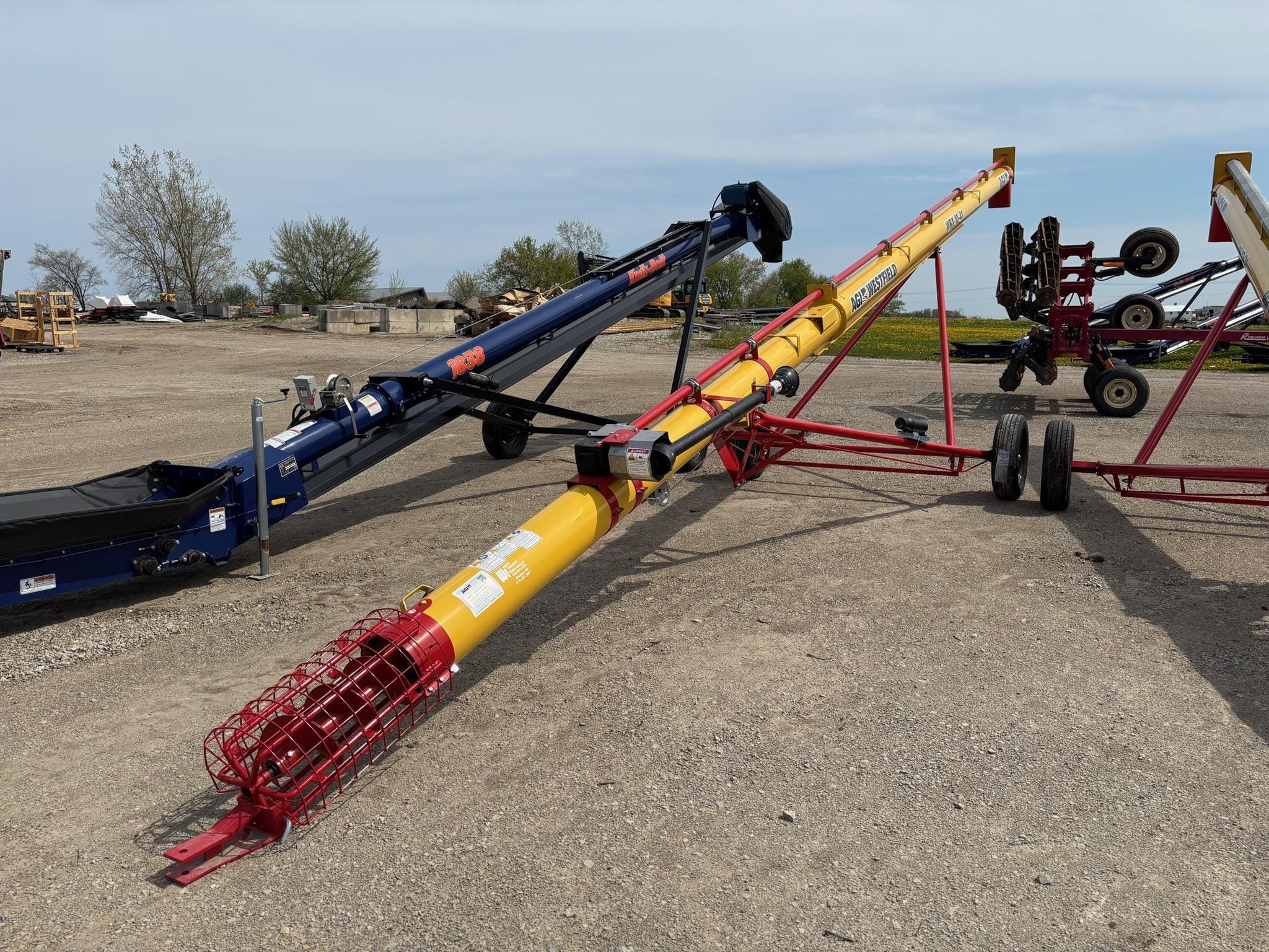 2025 Westfield WRX10-41 Equipment Image0