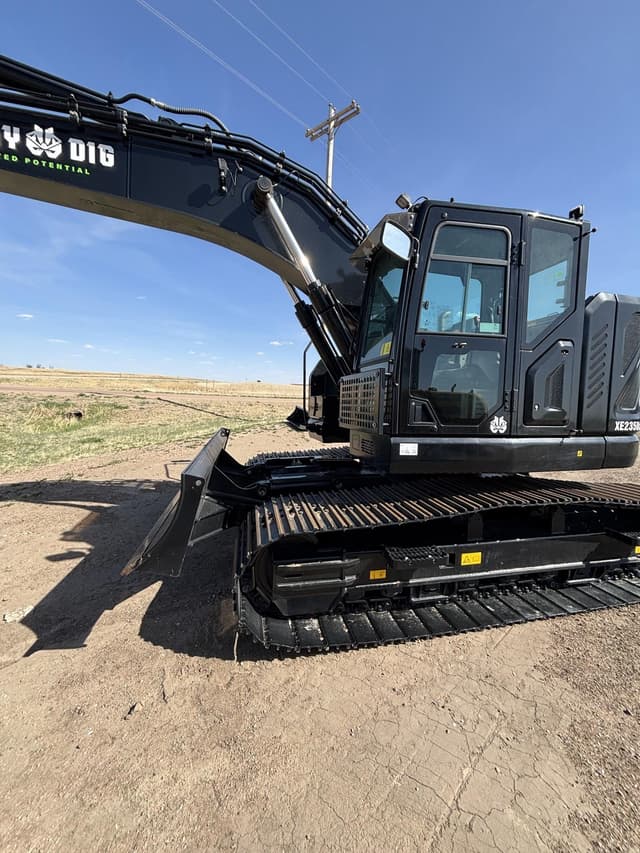 Image of XCMG XE225U equipment image 3