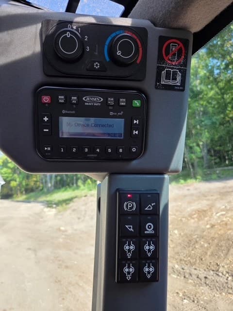 Image of Yanmar TL80 equipment image 4